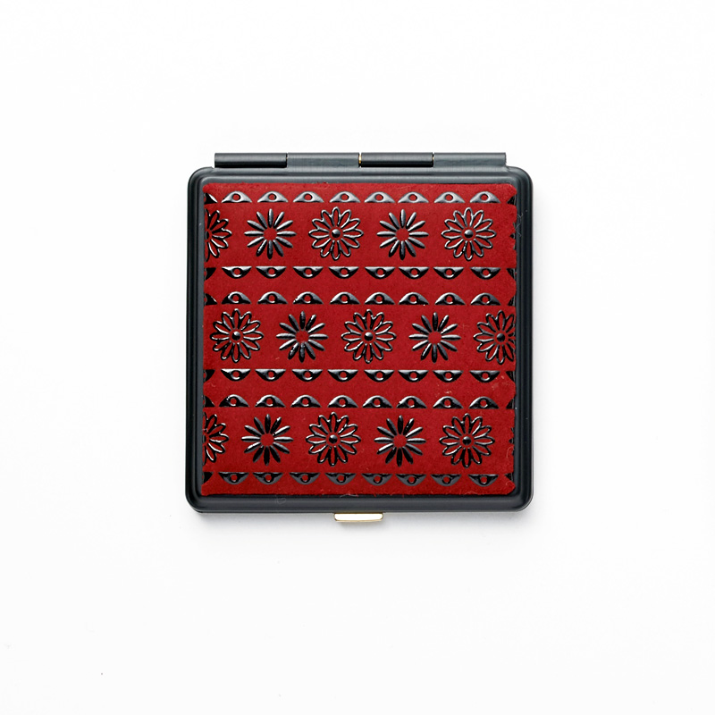 赤地×黒漆 チロリアンテープ